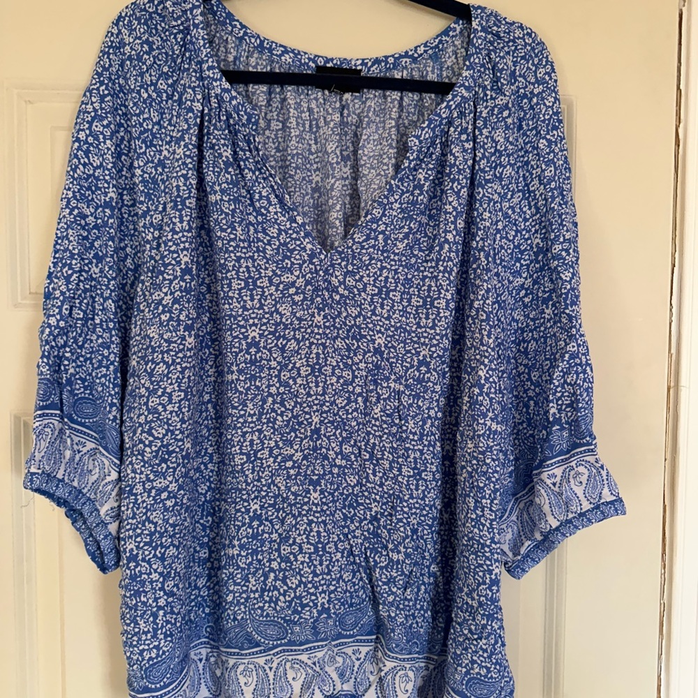Jones New York women’s 2x blue and white blouse with 3/4 length sleeves